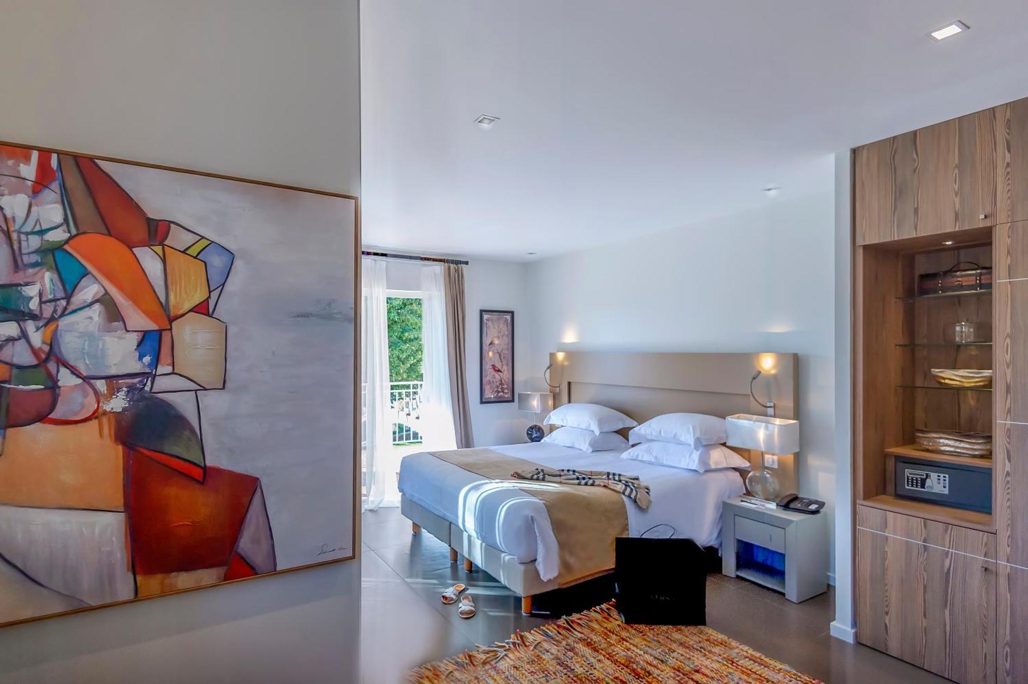Hotel Golf & Spa Chateau De La Begude The Originals Collection Valbonne Luaran gambar