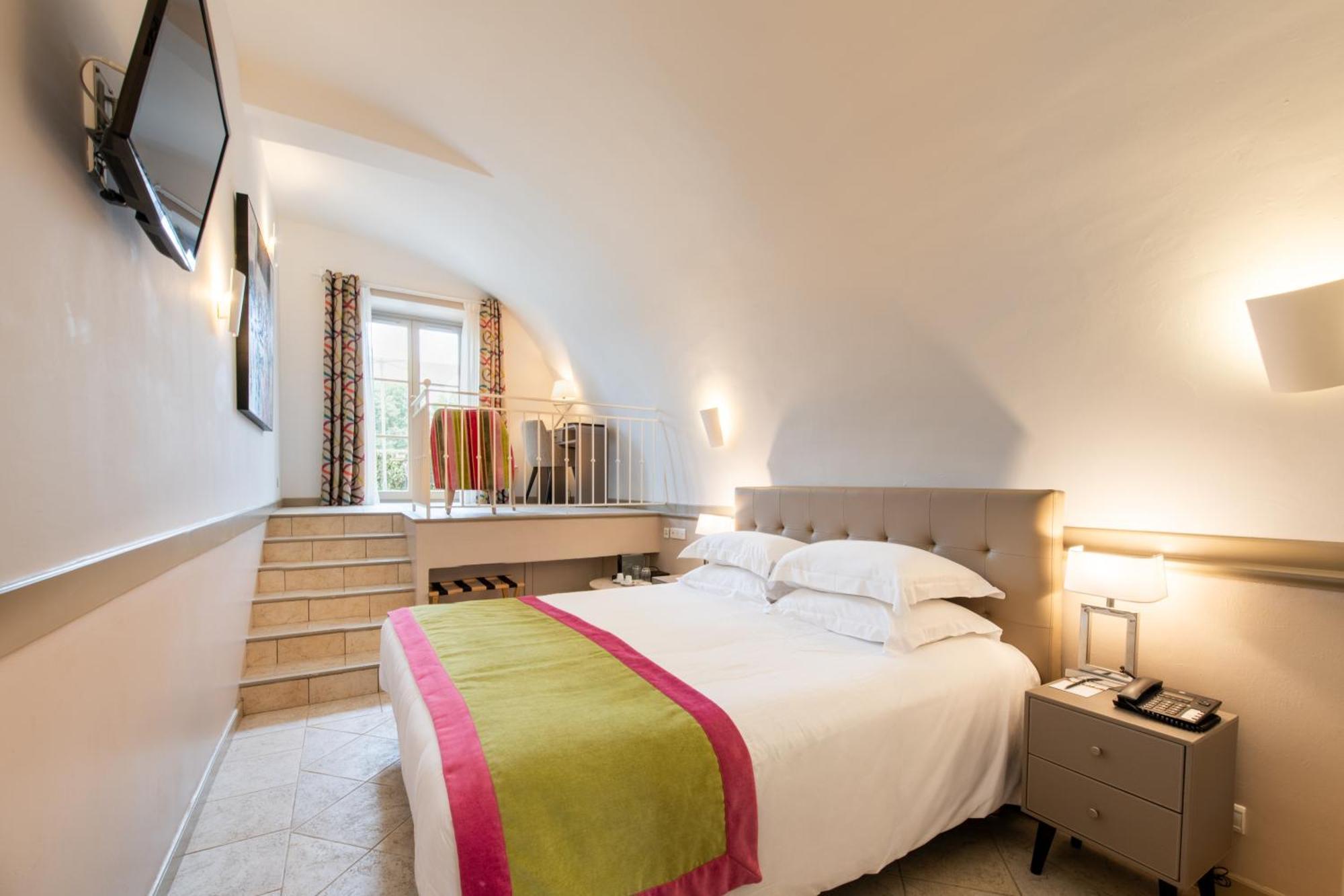 Hotel Golf & Spa Chateau De La Begude The Originals Collection Valbonne Luaran gambar